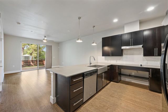 2804 Treble LN 902, Austin, TX 78704
