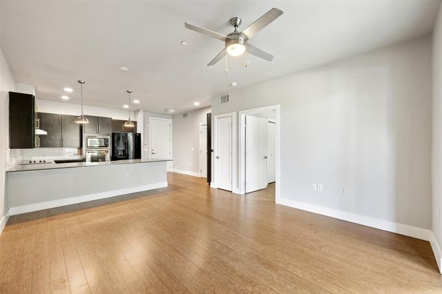 2804 Treble LN 902, Austin, TX 78704