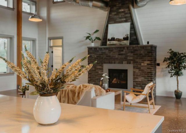 1248 Albany Post Road, Gardiner, NY 12525