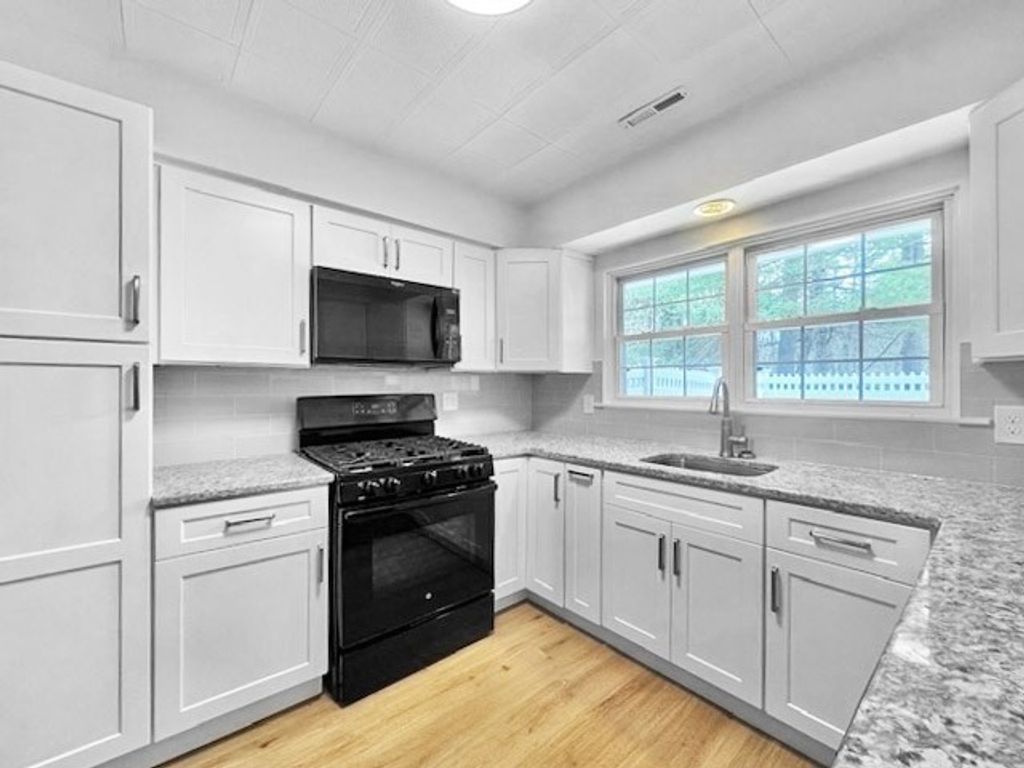 418 Edgebrook Dr 418, Boylston, MA 01505