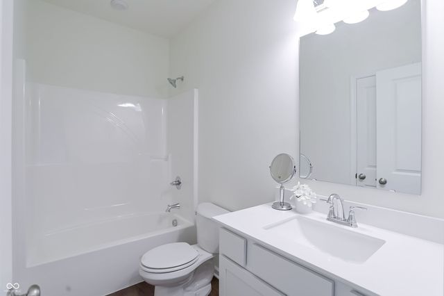 2038 Frost Line Lane, Greenfield, IN 46140