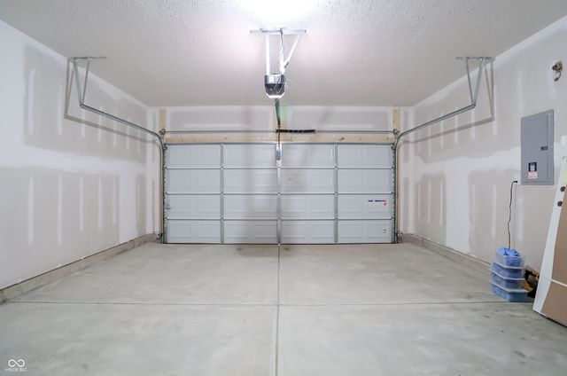 2038 Frost Line Lane, Greenfield, IN 46140