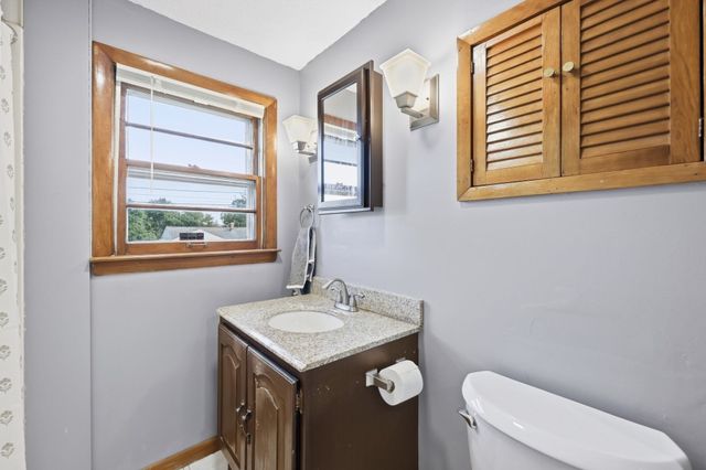 59 Washington Ave, South Hadley, MA 01075