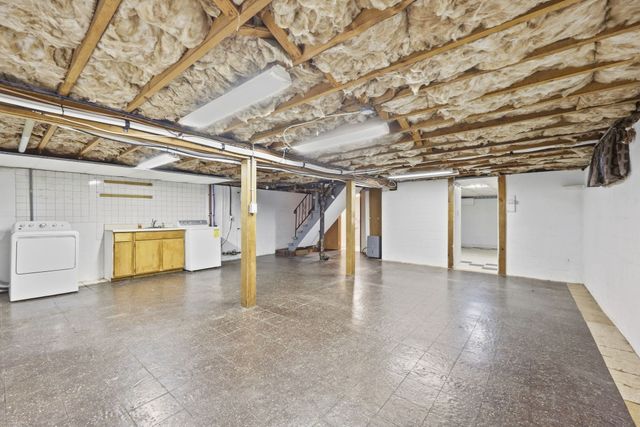 59 Washington Ave, South Hadley, MA 01075