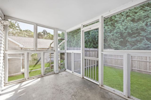 59 Washington Ave, South Hadley, MA 01075
