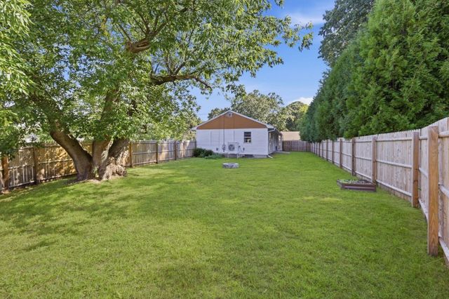 59 Washington Ave, South Hadley, MA 01075