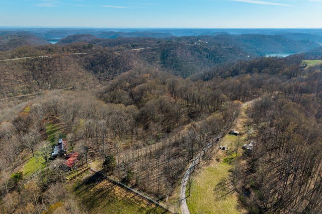 7860 Aunt Helen Rd, Silver Point, TN 38582