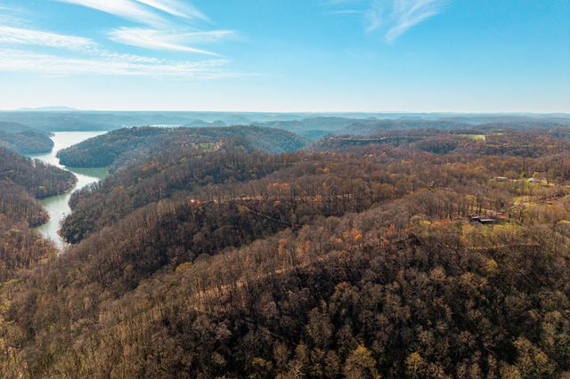 7860 Aunt Helen Rd, Silver Point, TN 38582