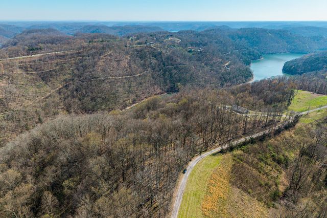 7860 Aunt Helen Rd, Silver Point, TN 38582