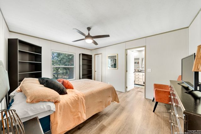 57 W Bob White Dr, Somerset, TX 78069