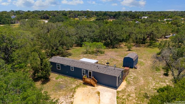 57 W Bob White Dr, Somerset, TX 78069