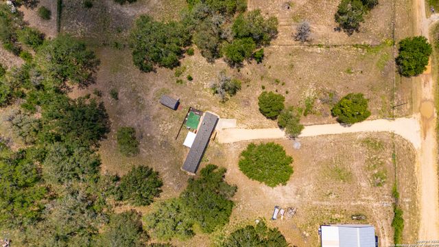 57 W Bob White Dr, Somerset, TX 78069