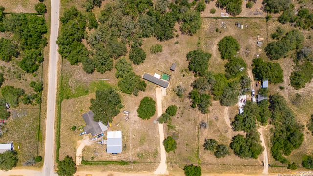 57 W Bob White Dr, Somerset, TX 78069