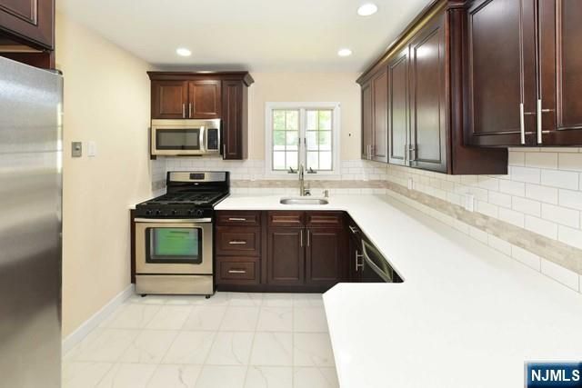 89 Crescent Avenue, Wyckoff, NJ 07481