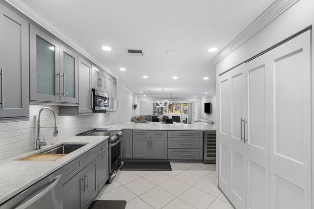 1321 NW 19th Terrace 104, Delray Beach, FL 33445