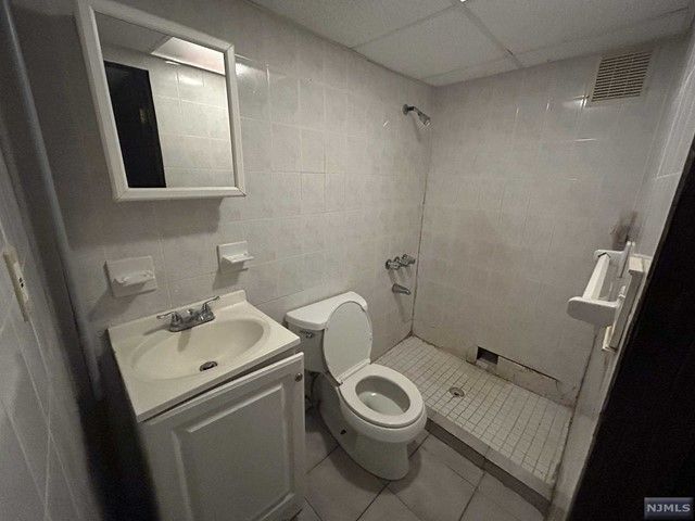 105 10th Street, Passaic, NJ 07055