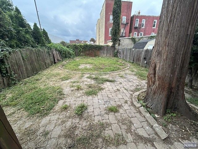 105 10th Street, Passaic, NJ 07055