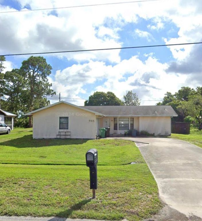 765 SE Floresta Drive, Port St Lucie, FL 34983
