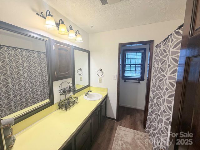 709 Woodside Drive, Kings Mountain, NC 28086