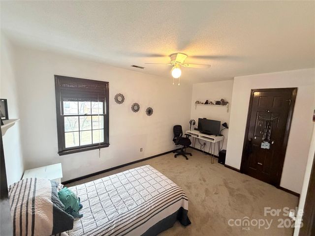 709 Woodside Drive, Kings Mountain, NC 28086