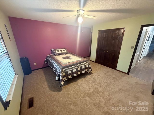 709 Woodside Drive, Kings Mountain, NC 28086