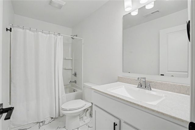 565 Dakota Ave, Tiffin, IA 52340