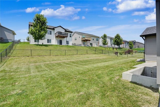 565 Dakota Ave, Tiffin, IA 52340