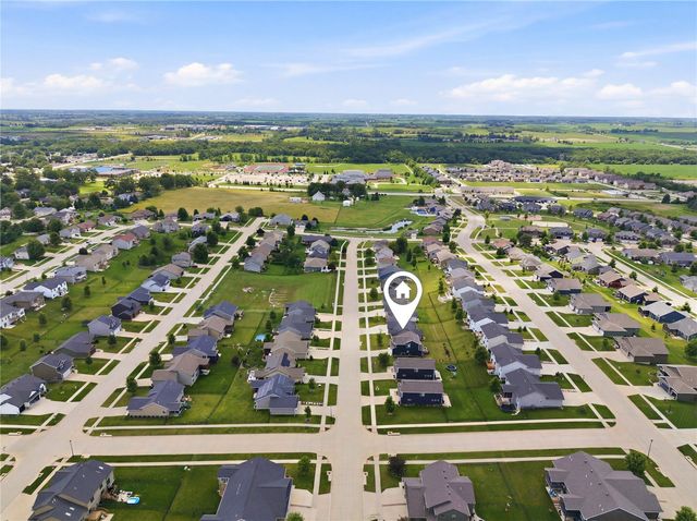 565 Dakota Ave, Tiffin, IA 52340