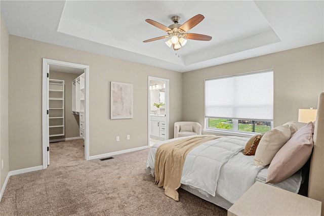 565 Dakota Ave, Tiffin, IA 52340