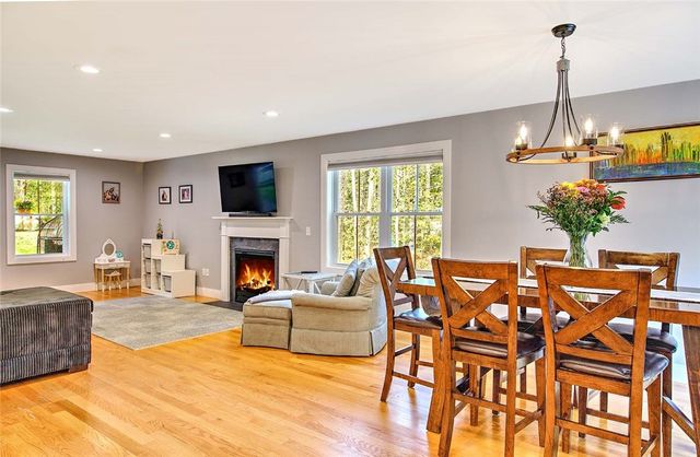 296 Twin Brook Lane, Coventry, RI 02816
