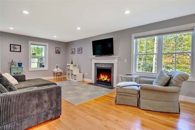 296 Twin Brook Lane, Coventry, RI 02816