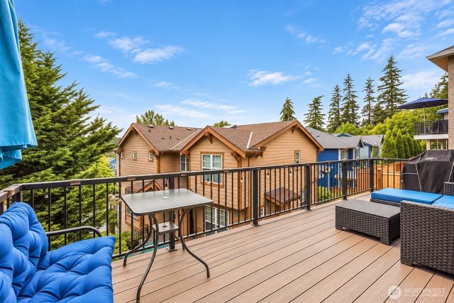 8218 NE 187th Way, Kenmore, WA 98028