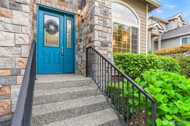8218 NE 187th Way, Kenmore, WA 98028