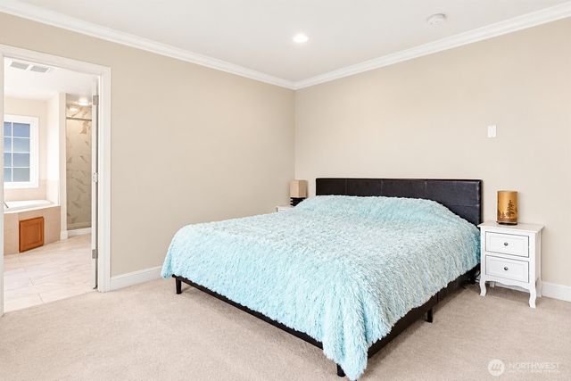 8218 NE 187th Way, Kenmore, WA 98028