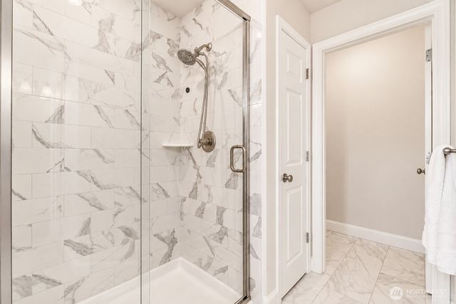 8218 NE 187th Way, Kenmore, WA 98028
