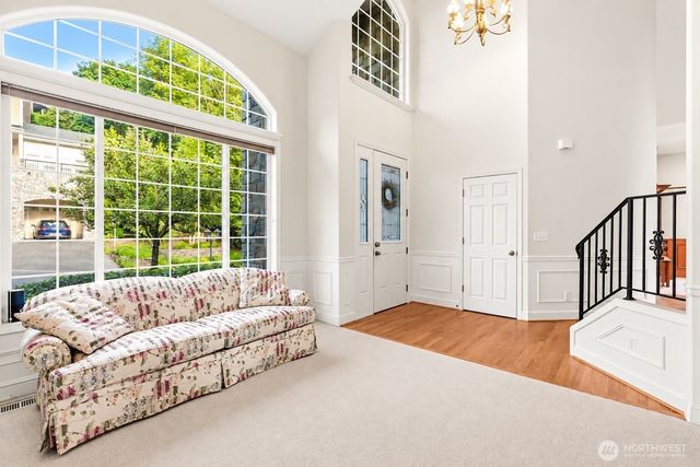 8218 NE 187th Way, Kenmore, WA 98028
