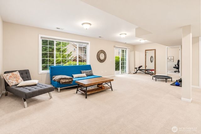 8218 NE 187th Way, Kenmore, WA 98028