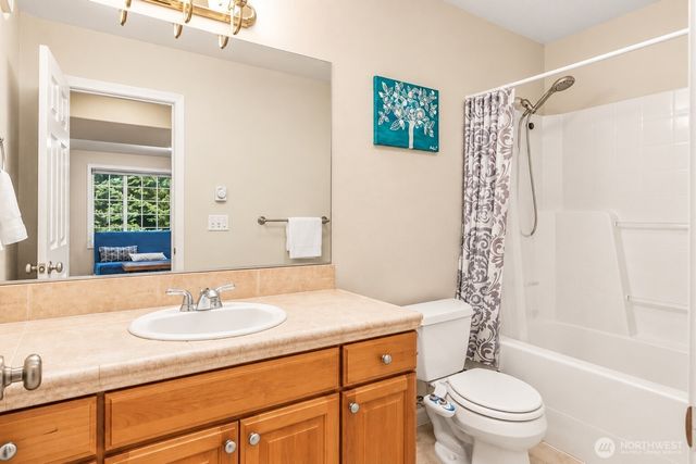 8218 NE 187th Way, Kenmore, WA 98028