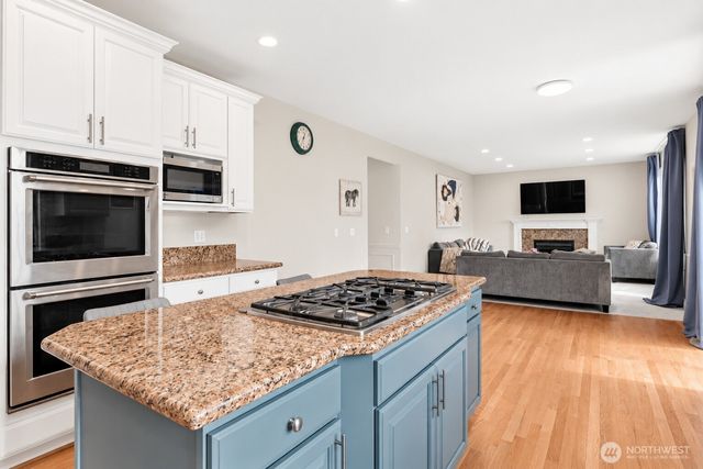 8218 NE 187th Way, Kenmore, WA 98028