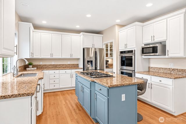 8218 NE 187th Way, Kenmore, WA 98028