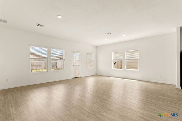 9020 Saint Jerome, Seguin, TX 78155