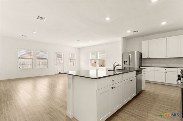 9020 Saint Jerome, Seguin, TX 78155