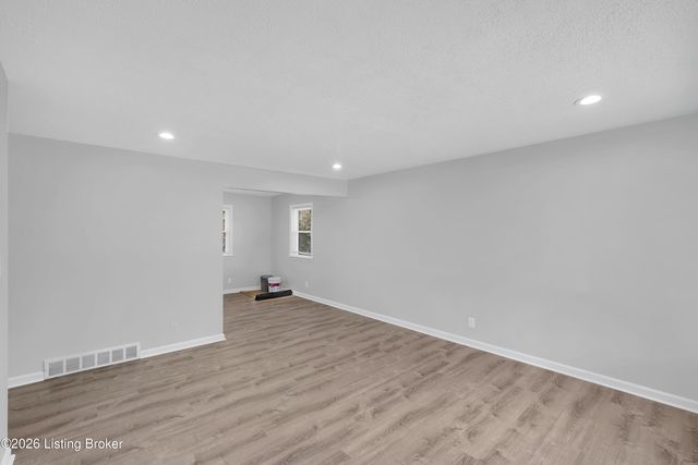 4004 Melda Ln, Louisville, KY 40219
