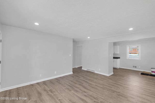 4004 Melda Ln, Louisville, KY 40219