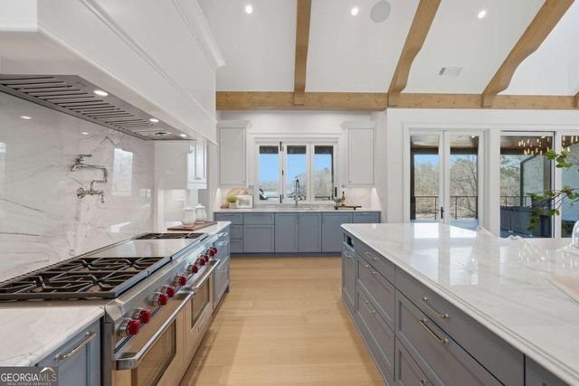 8510 Blue Heron Drive, Gainesville, GA 30506