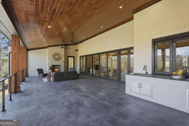 8510 Blue Heron Drive, Gainesville, GA 30506