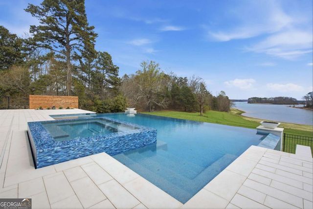 8510 Blue Heron Drive, Gainesville, GA 30506