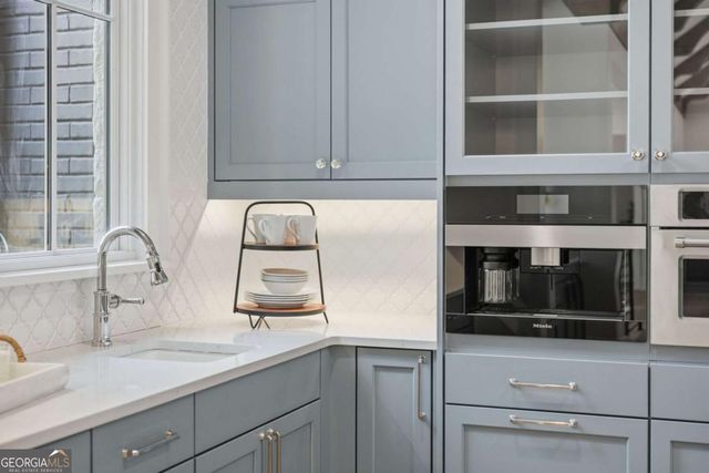 8510 Blue Heron Drive, Gainesville, GA 30506