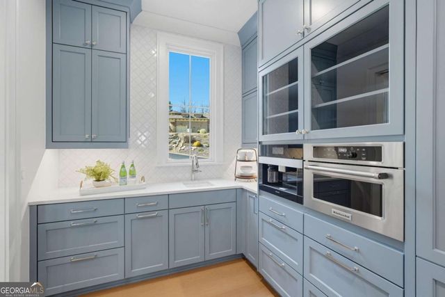 8510 Blue Heron Drive, Gainesville, GA 30506