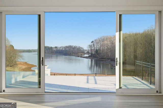 8510 Blue Heron Drive, Gainesville, GA 30506